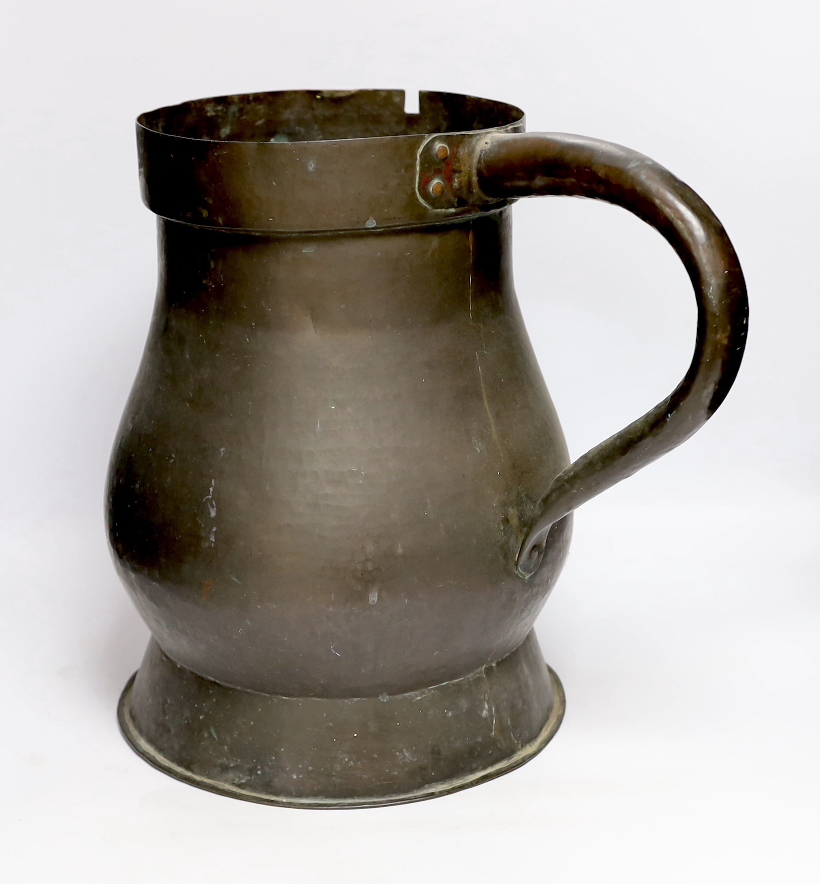 A 19th century large 4 gallon copper measuring jug, 38.5cm high